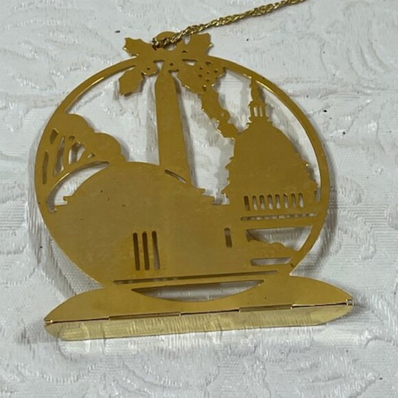 Washington DC's 3 iconic Landmarks Brass Table Tree Christmas Ornament - Picture 4 of 6